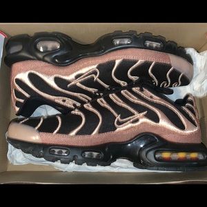 Women’s Nike Airmax Plus Premium